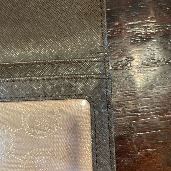 Michale Kors Jet Set Logo Tri Fold checkbook wallet - Picture 8 of 10